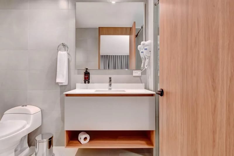 Radiant 2BR in Santa Barbara w/ Balcony