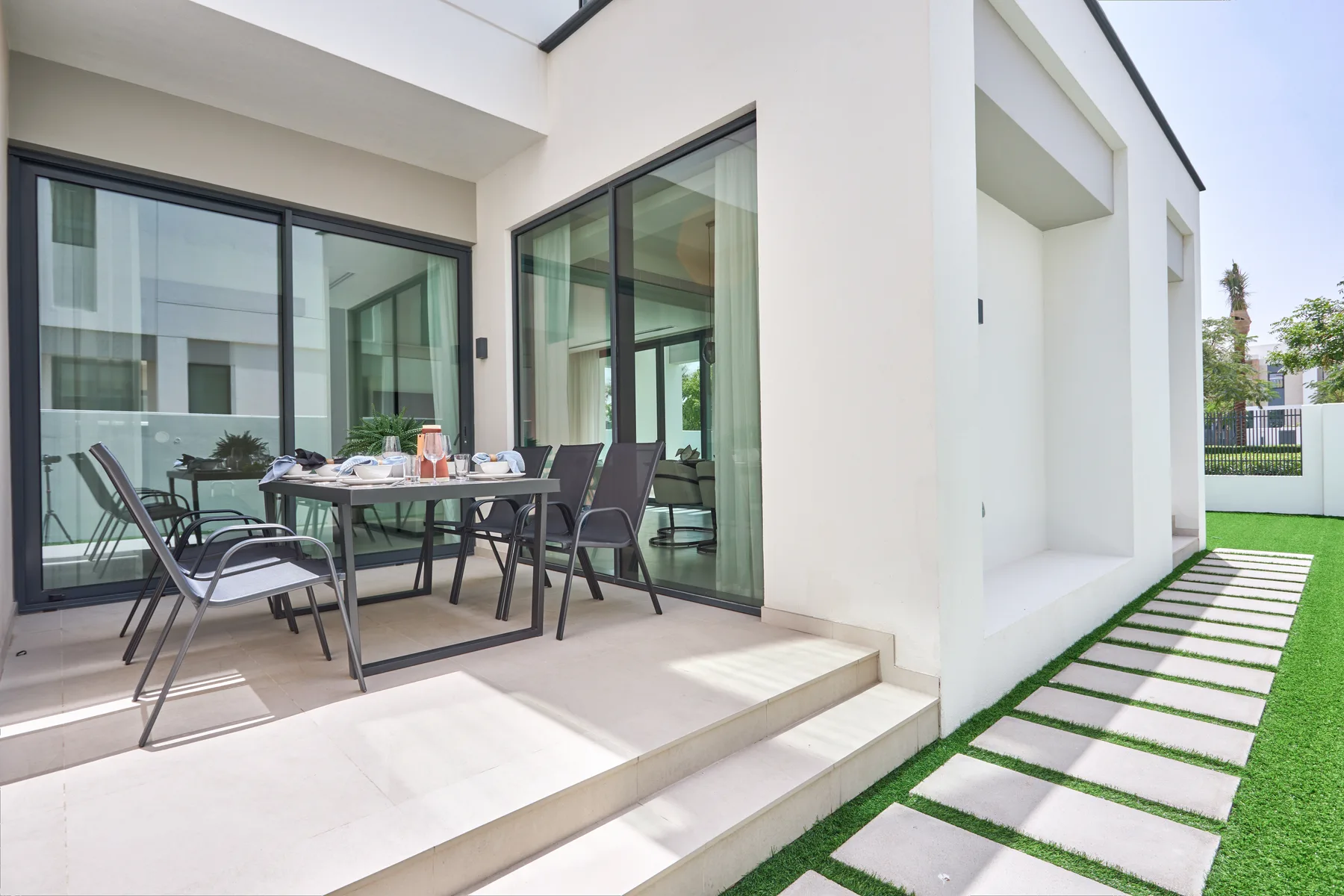 High-End 4BR+Maid's Villa in Ranches - Sleeps 9!