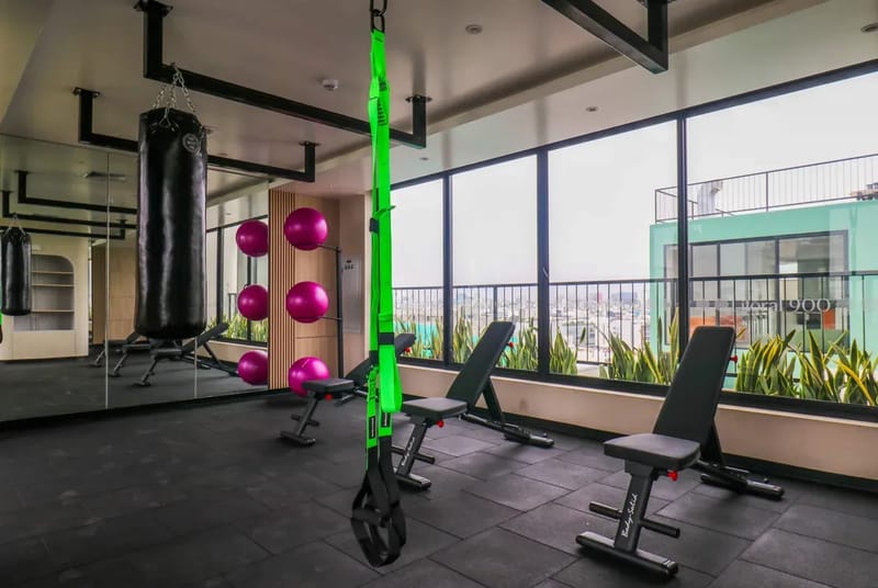 Cityview 2BR w/ Balcony in Miraflores