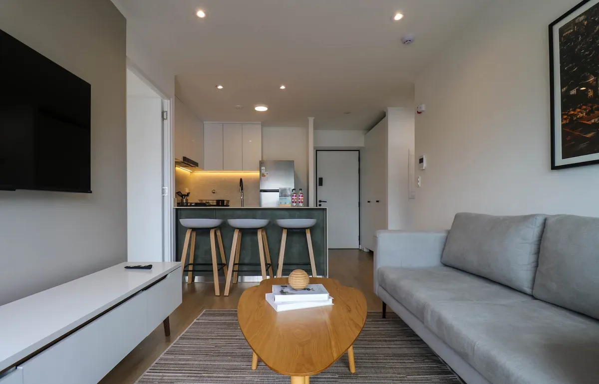 Cityview 2BR w/ Balcony in Miraflores