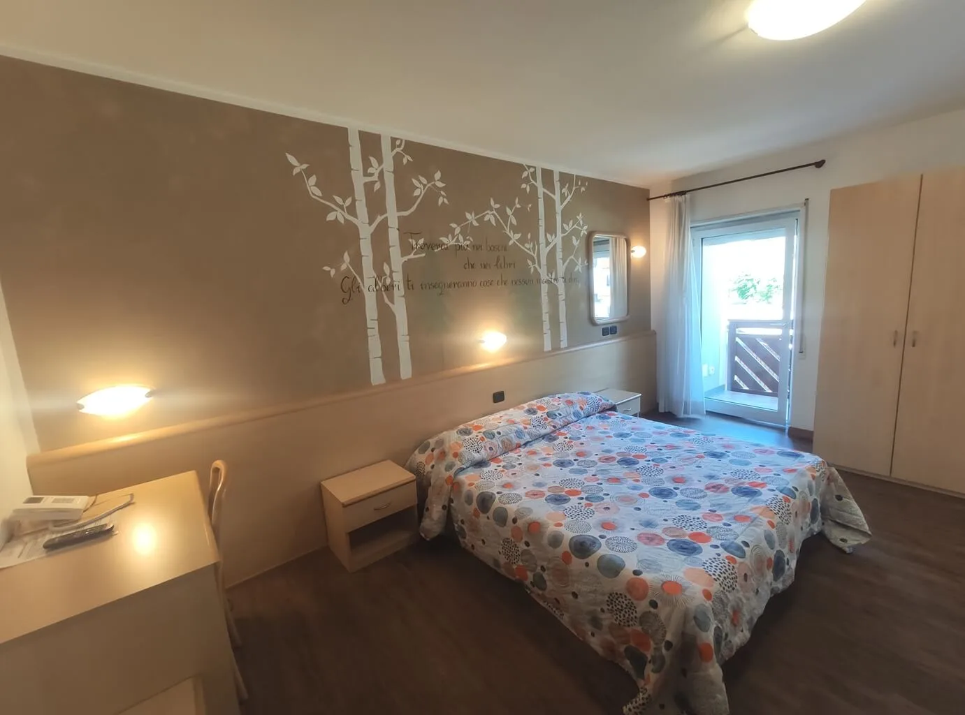 Interiores de una habitación del Pier Hotel