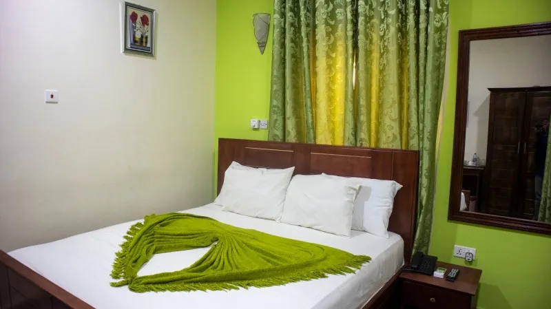 Habitación estándar con cama queen | Grand Star Hotel | Acra, Ghana