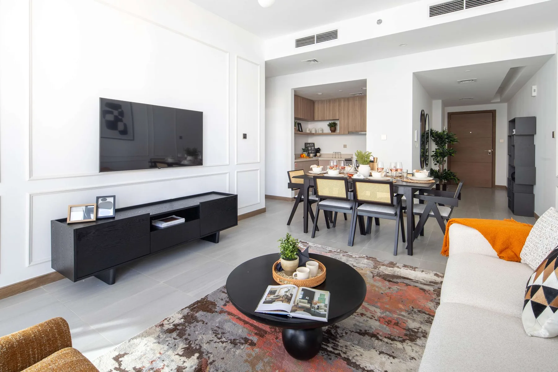 Bright 2BR in Business Bay w/ Partial Canal Views