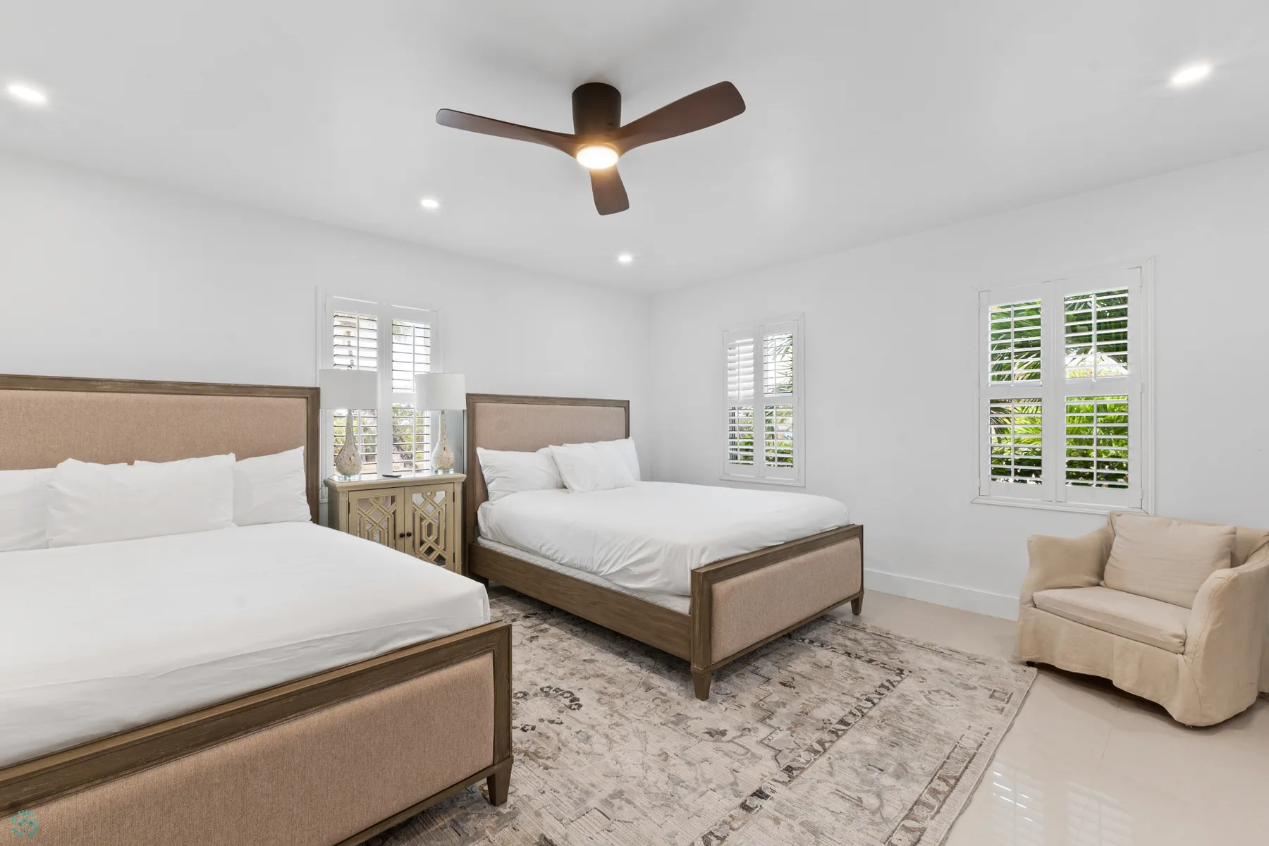The House second bedroom with twin beds