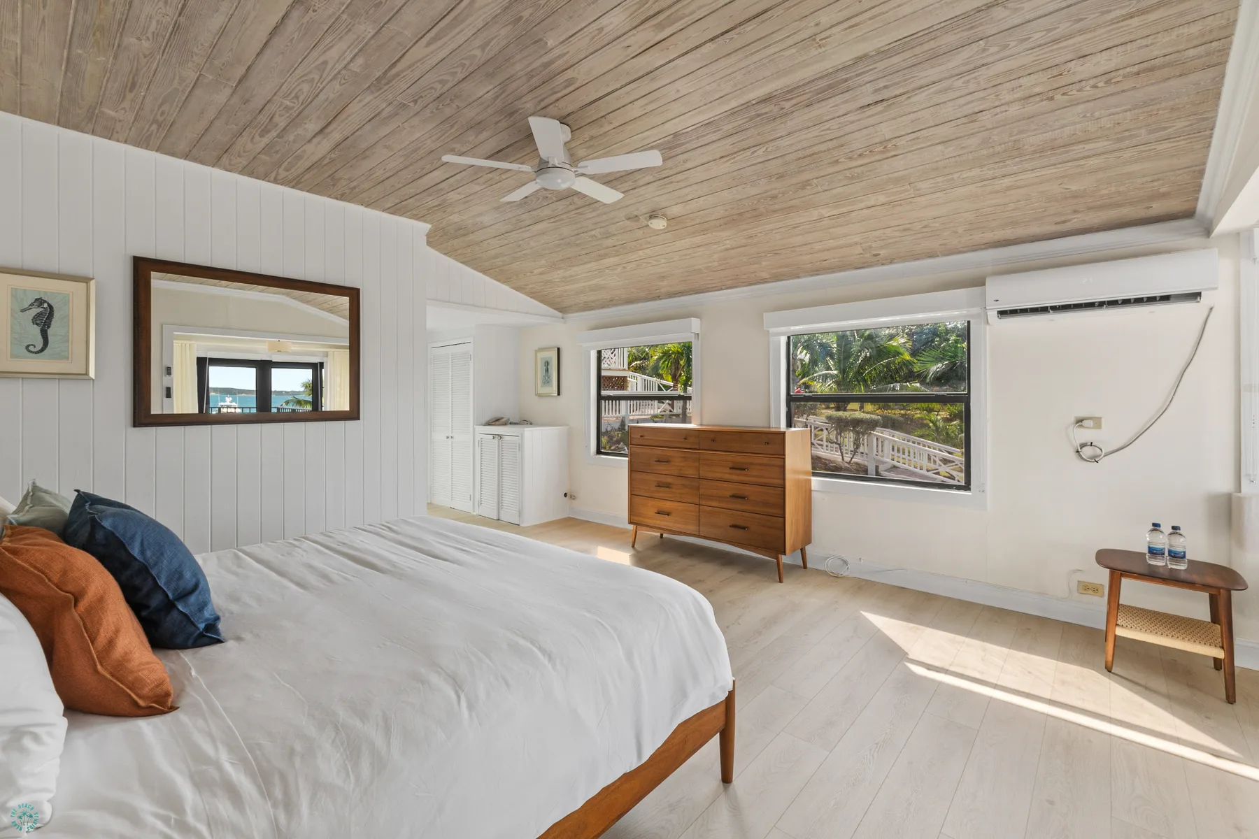 King with Waterfront View bedroom