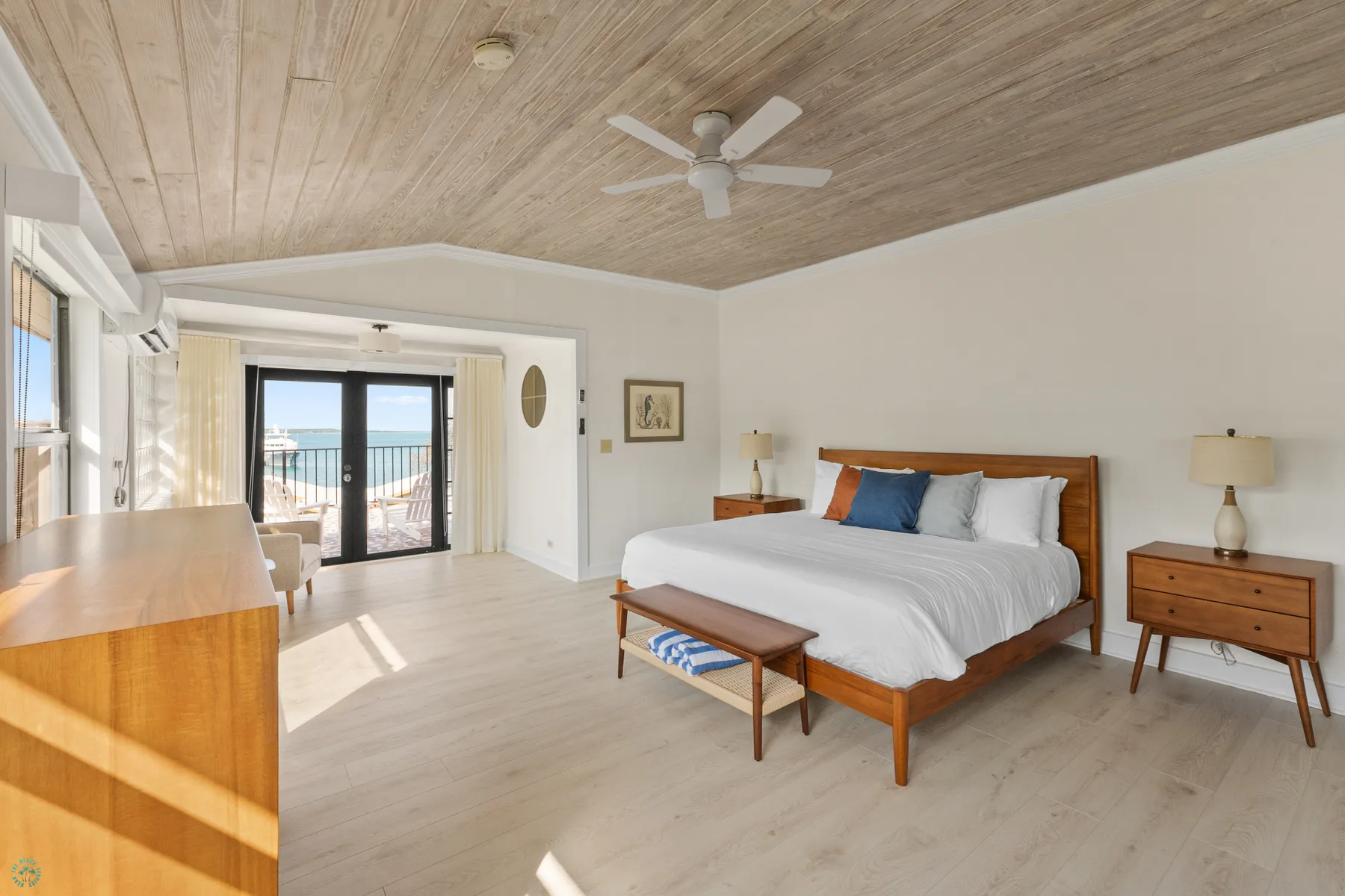 Luxury accommodations at Romora Bay