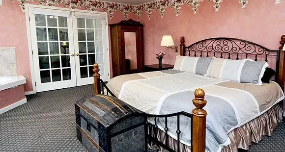 Country Club Suite