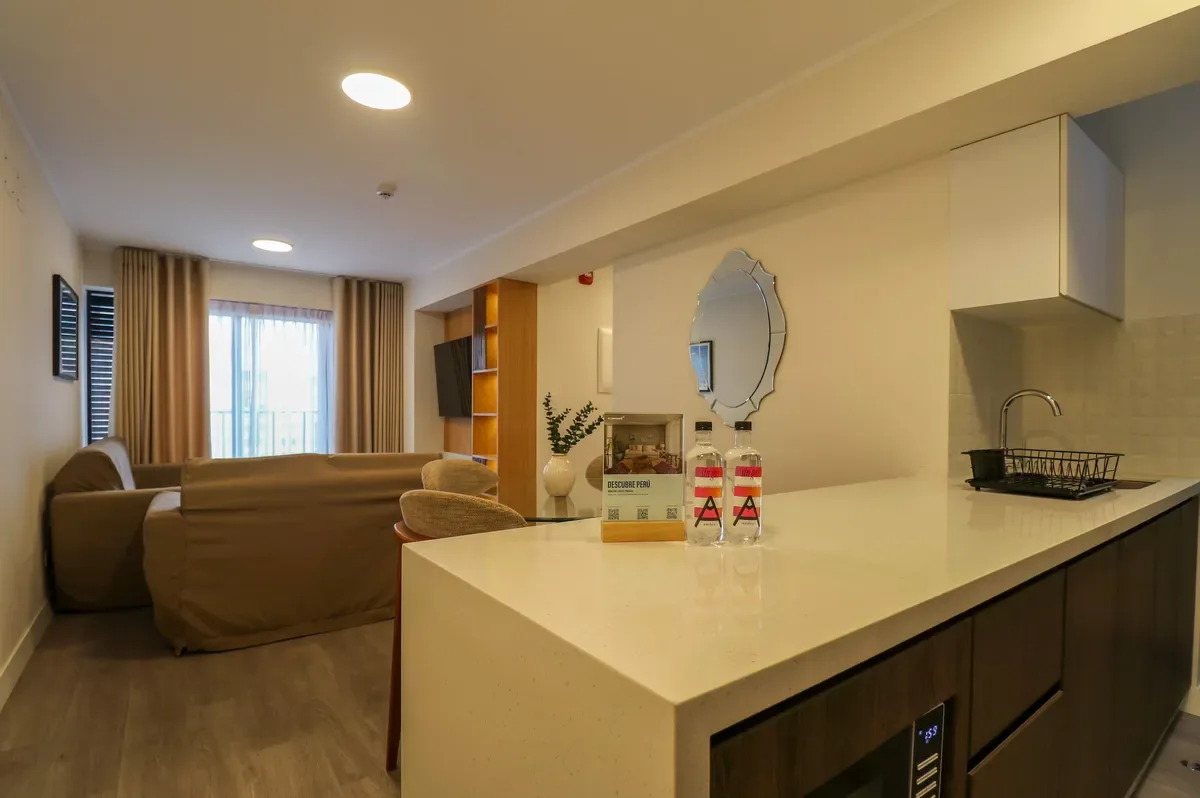 Luxury 3BR w/ Balcony in Upscale Miraflores