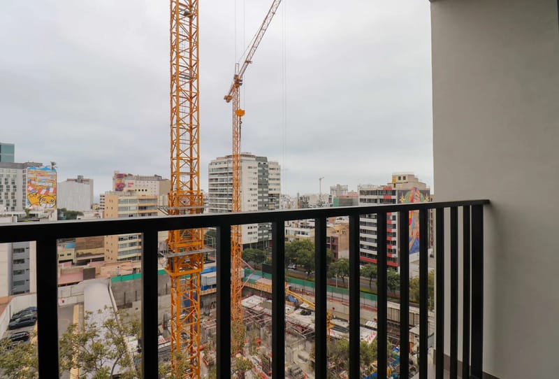 Luxury 3BR w/ Balcony in Upscale Miraflores