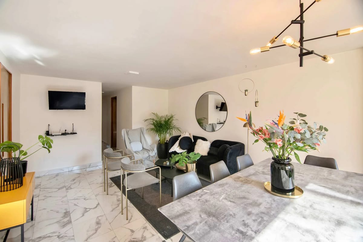 Cozy & Contemporary 3BR in Vibrant Tabasco
