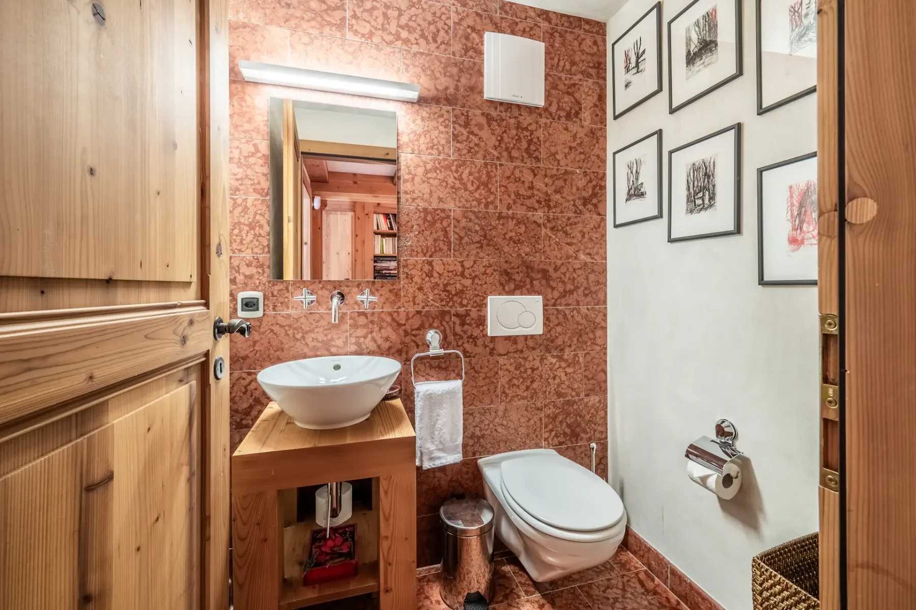 Guest toilet Capel Verbier