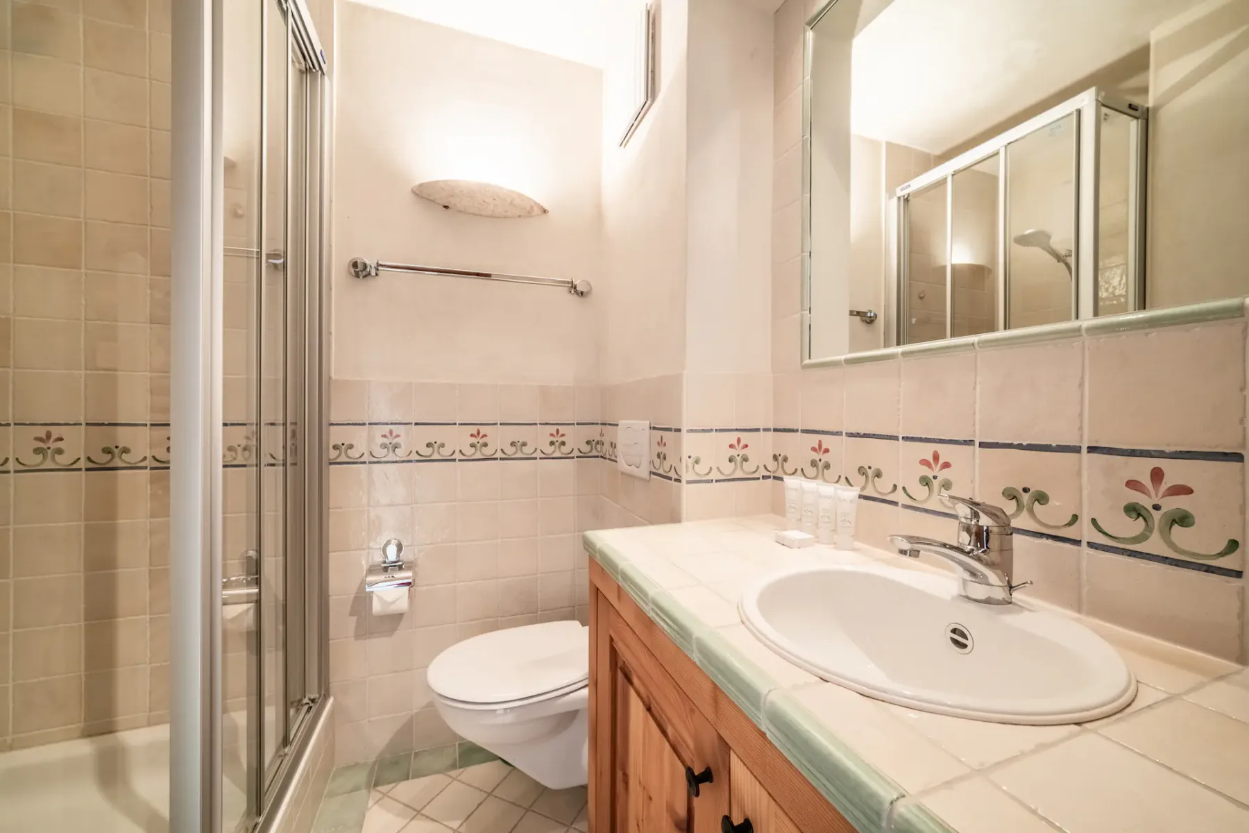 ensuite bedroom Capel Verbier