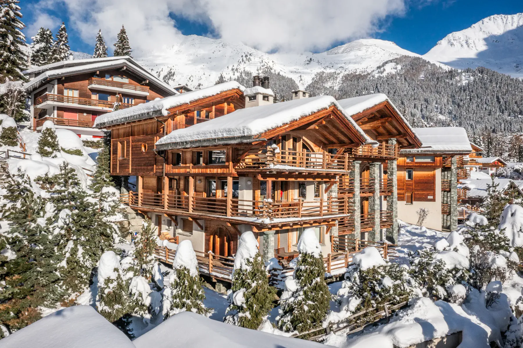 Exterior views Capel Verbier