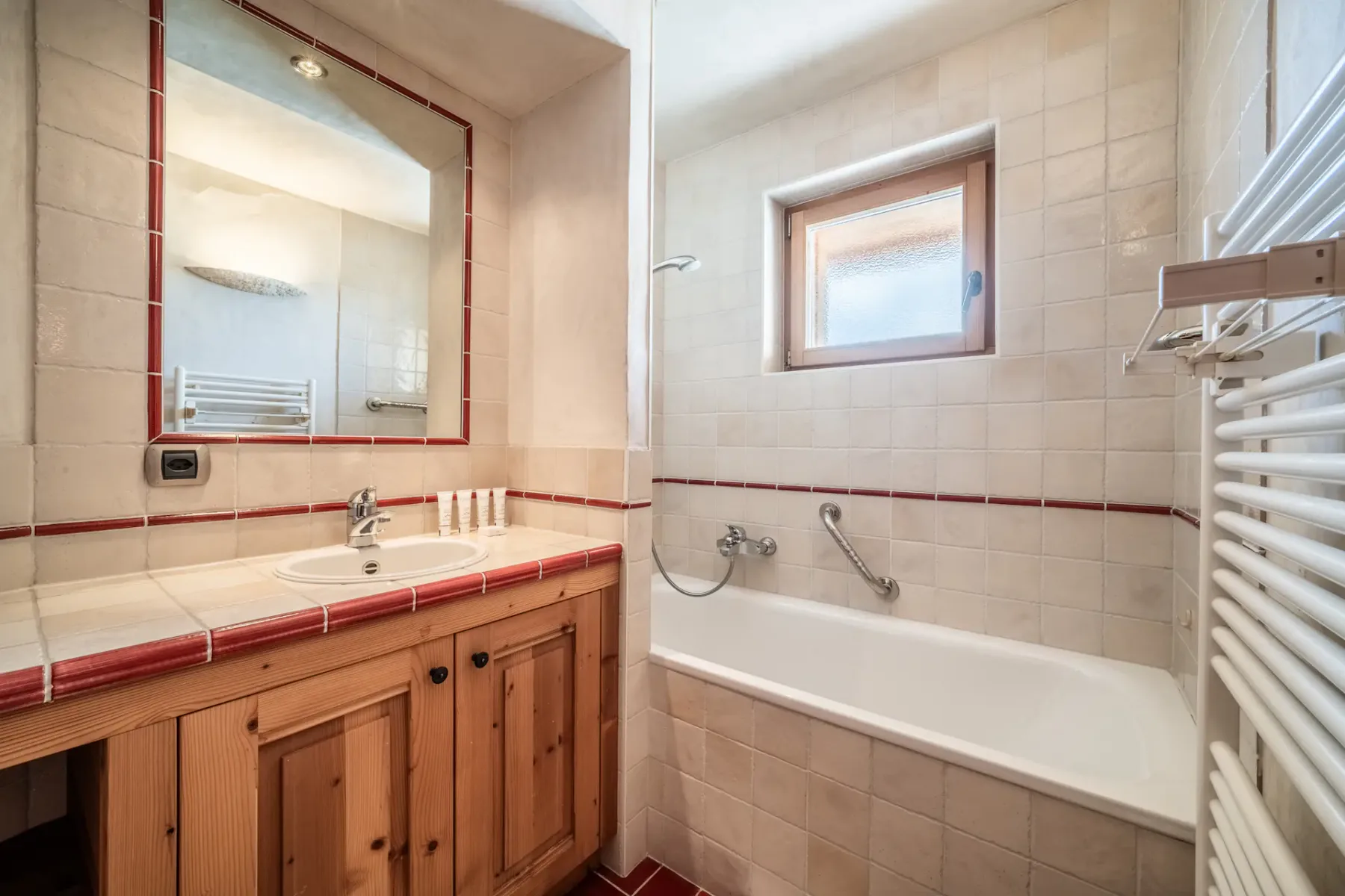 ensuite bedroom Capel Verbier