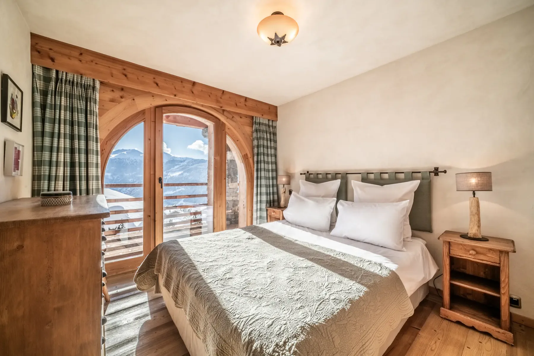 ensuite bedroom Capel Verbier