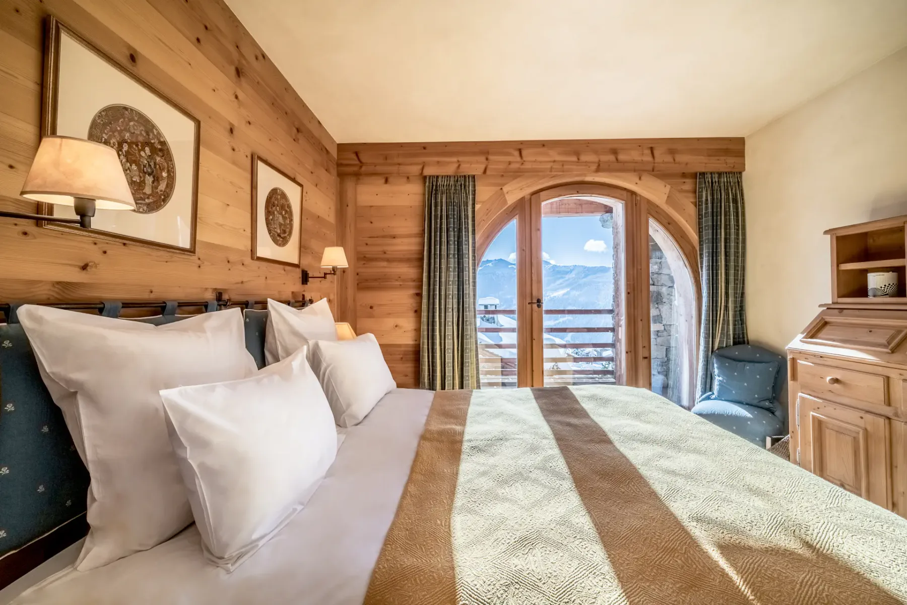 ensuite bedroom Capel Verbier