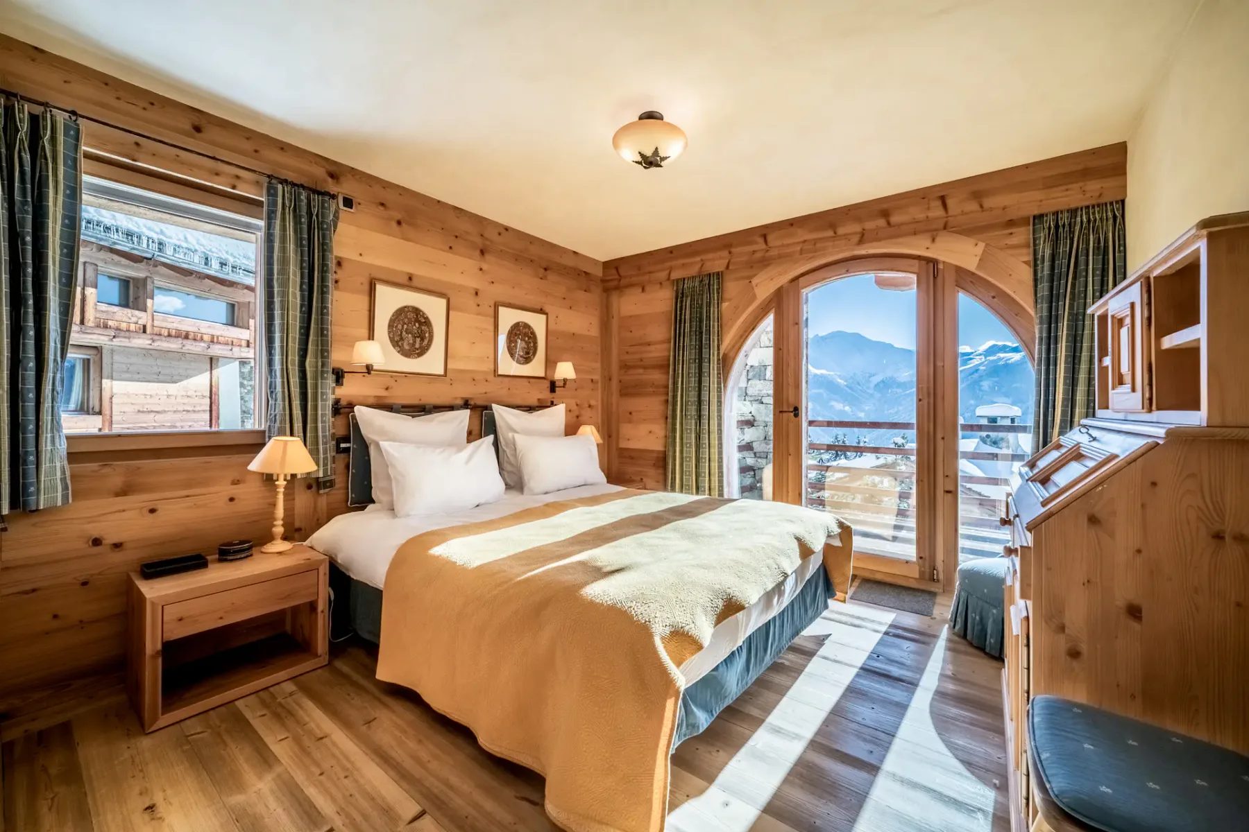 ensuite bedroom Capel Verbier