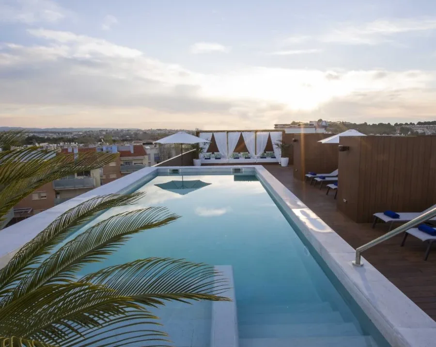 Hotel pool