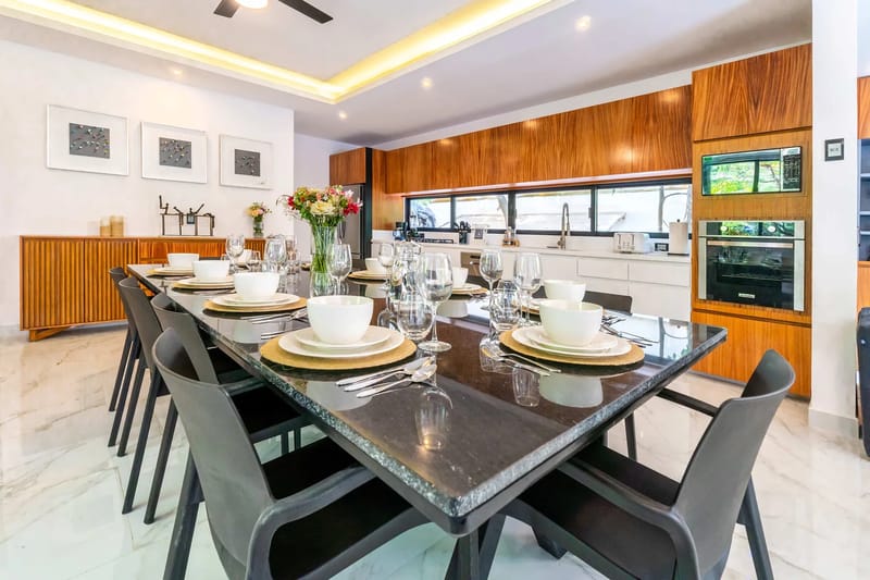 Chic 5BR w/ Terrace in Playa del Carmen