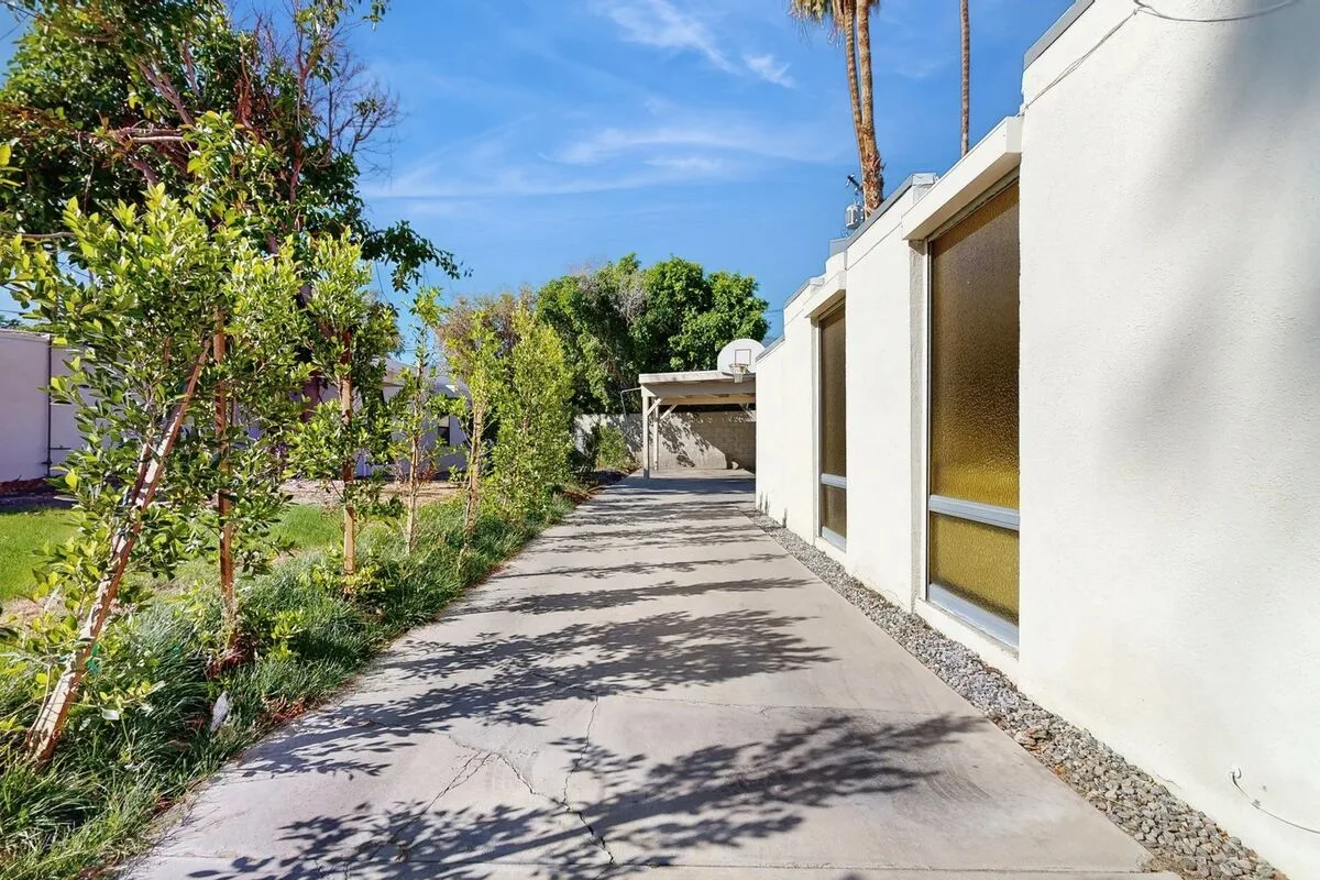 The Joshua Tree Place