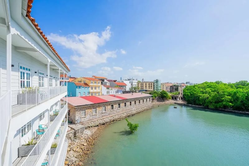 Premium 2BR in Casco Antiguo w/ Balcony