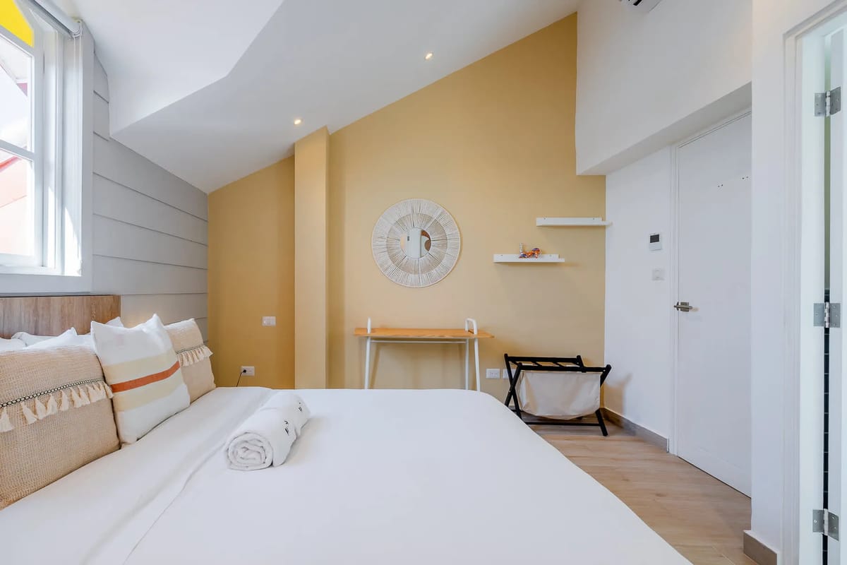 Premium 2BR in Casco Antiguo w/ Balcony