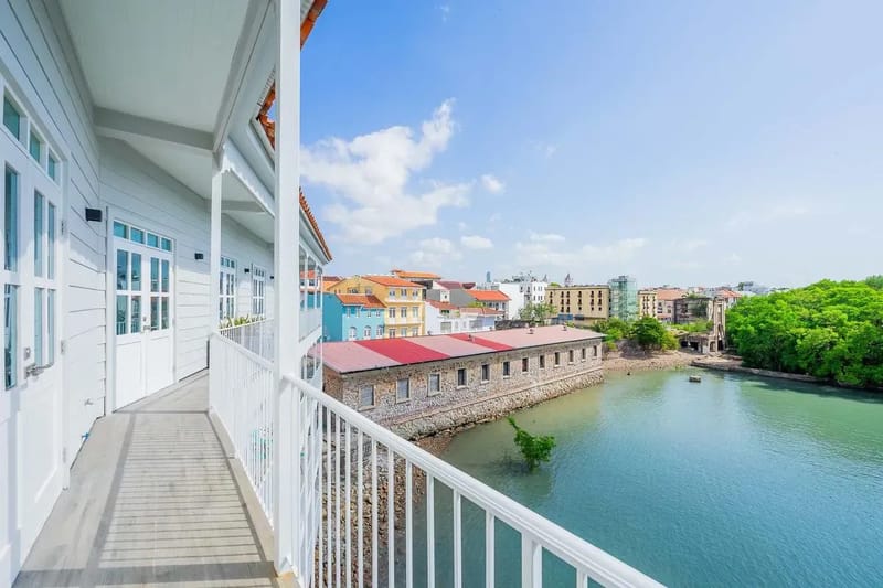 Premium 2BR in Casco Antiguo w/ Balcony