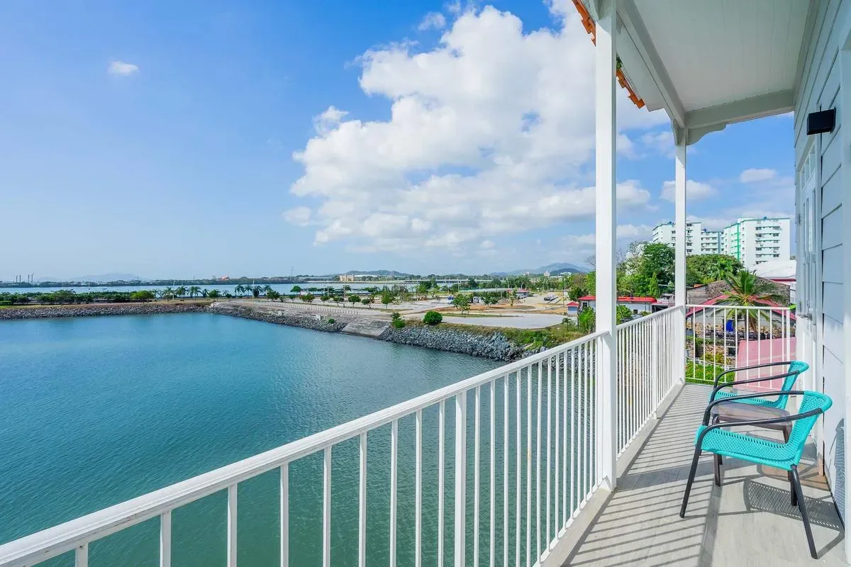 Premium 2BR in Casco Antiguo w/ Balcony