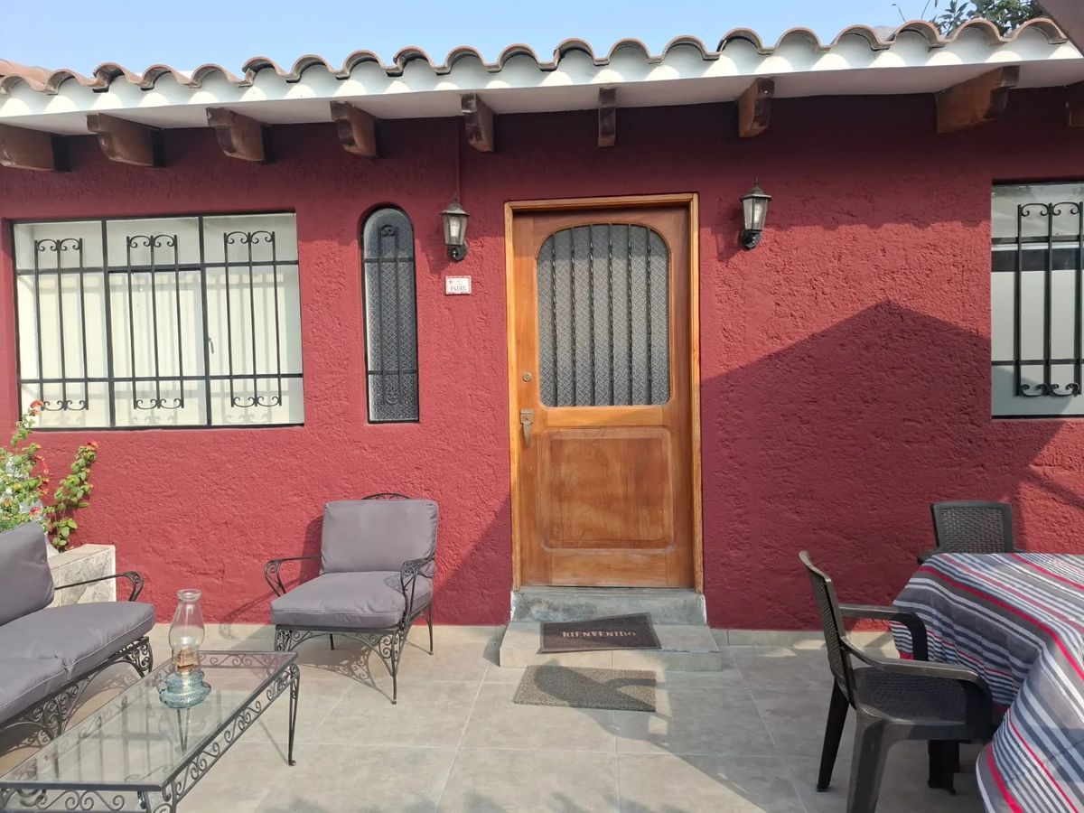 Dazzling 3BR with Private Pool & BBQ in La Cantuta