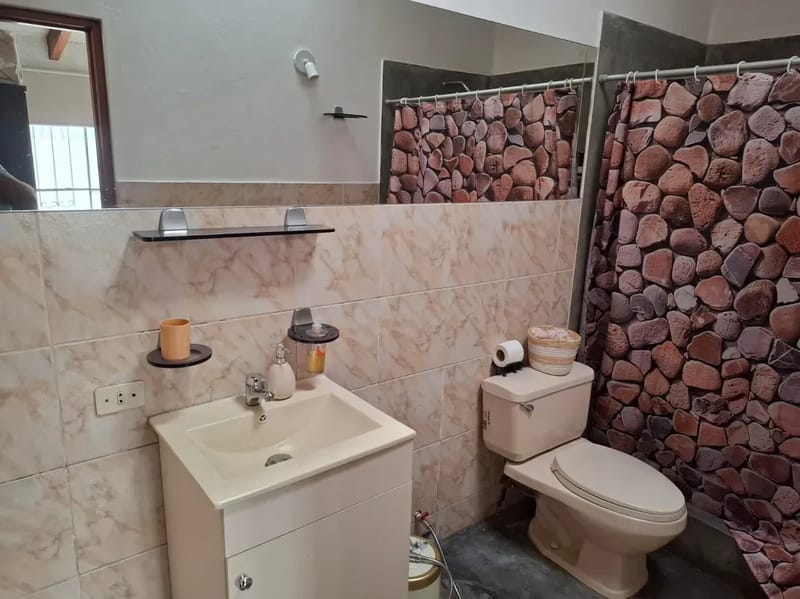 Dazzling 3BR with Private Pool & BBQ in La Cantuta