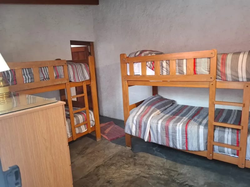 Dazzling 3BR with Private Pool & BBQ in La Cantuta