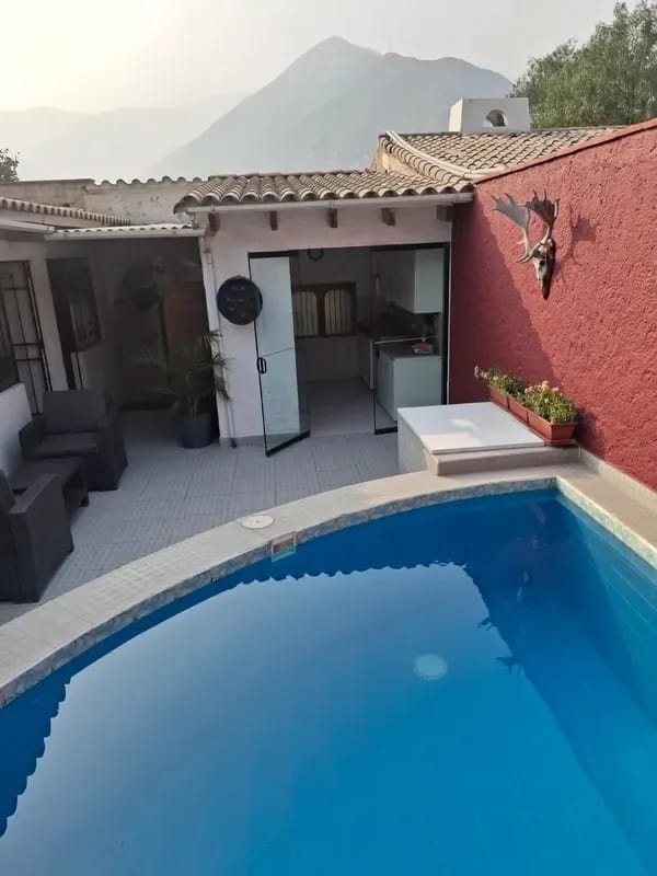 Dazzling 3BR with Private Pool & BBQ in La Cantuta