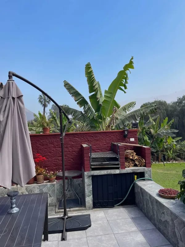 Dazzling 3BR with Private Pool & BBQ in La Cantuta