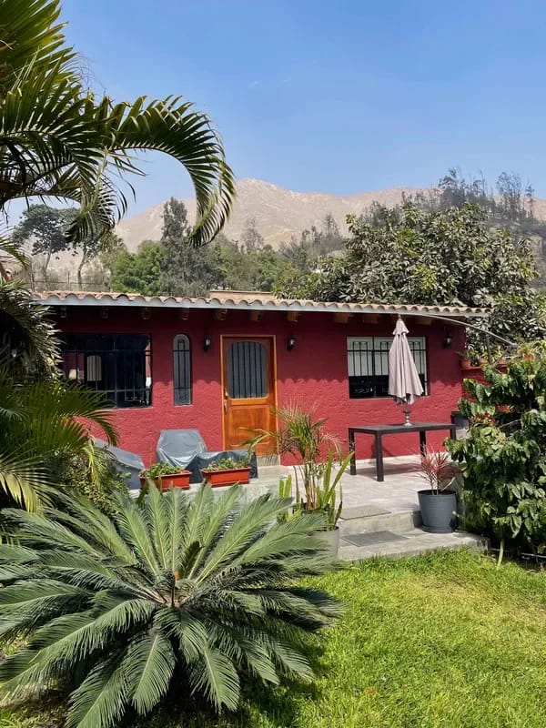Dazzling 3BR with Private Pool & BBQ in La Cantuta