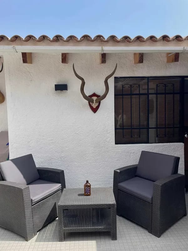Dazzling 3BR with Private Pool & BBQ in La Cantuta
