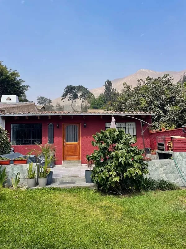 Dazzling 3BR with Private Pool & BBQ in La Cantuta