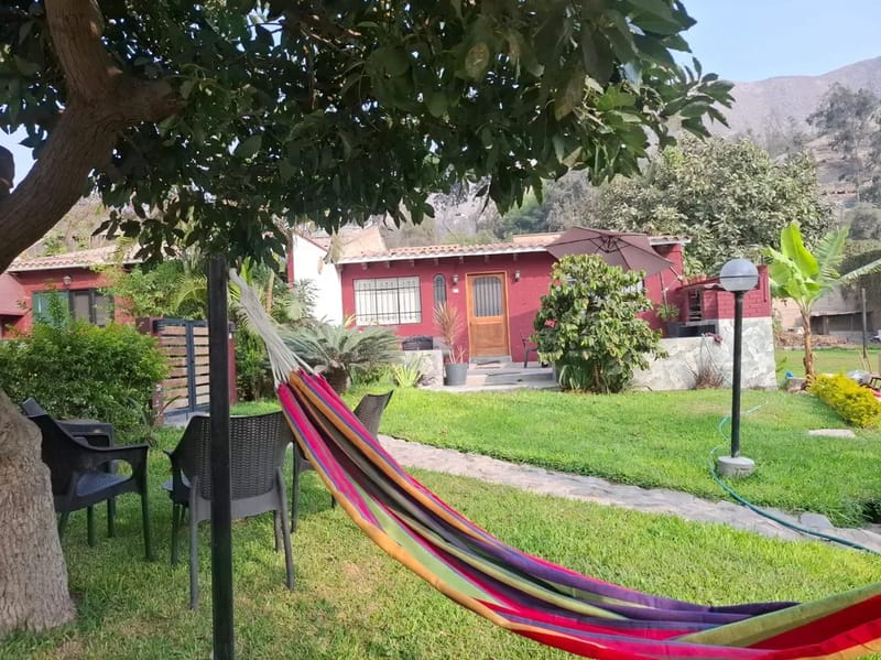 Dazzling 3BR with Private Pool & BBQ in La Cantuta