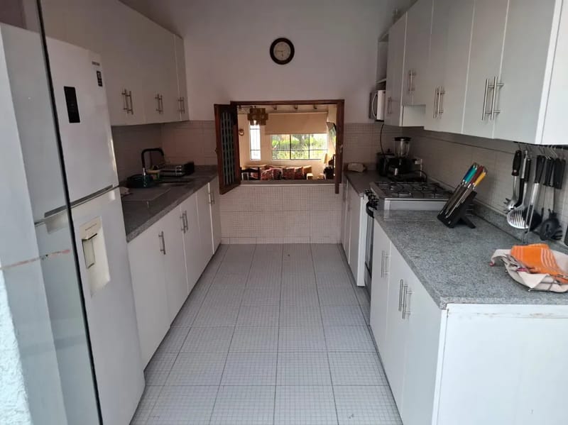 Dazzling 3BR with Private Pool & BBQ in La Cantuta