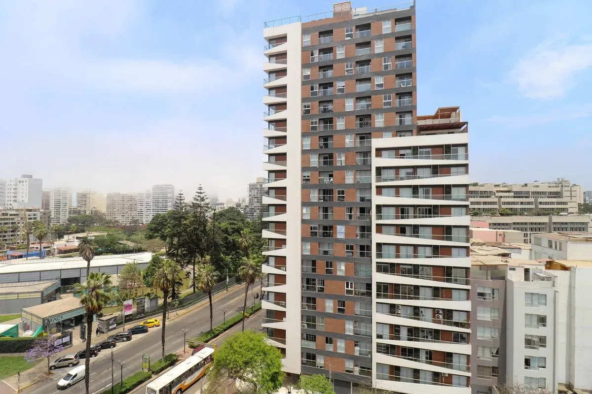 Fabulous 2BR with Balcony in Barranco