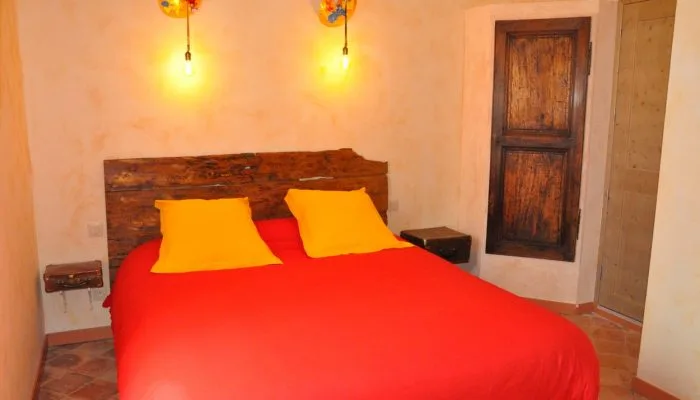 Collioure room at night