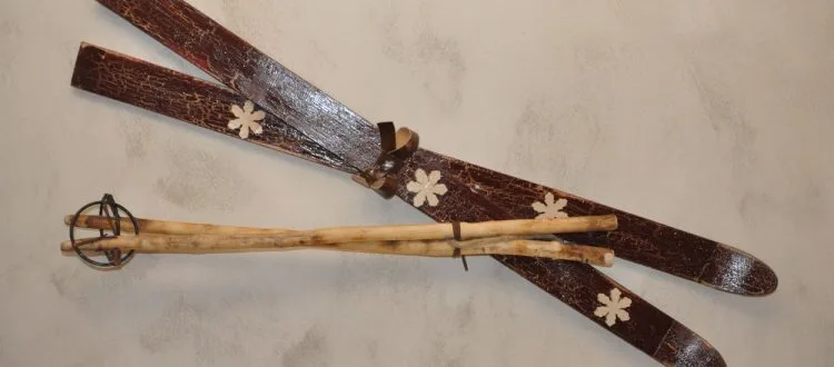 Ski-themed Canigou room decor