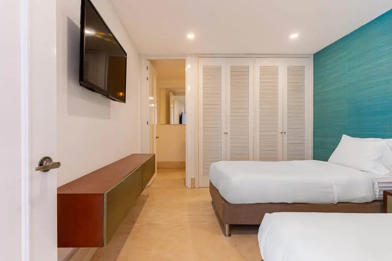 Luxury 4BR w/ Private Pool in Morros Epic