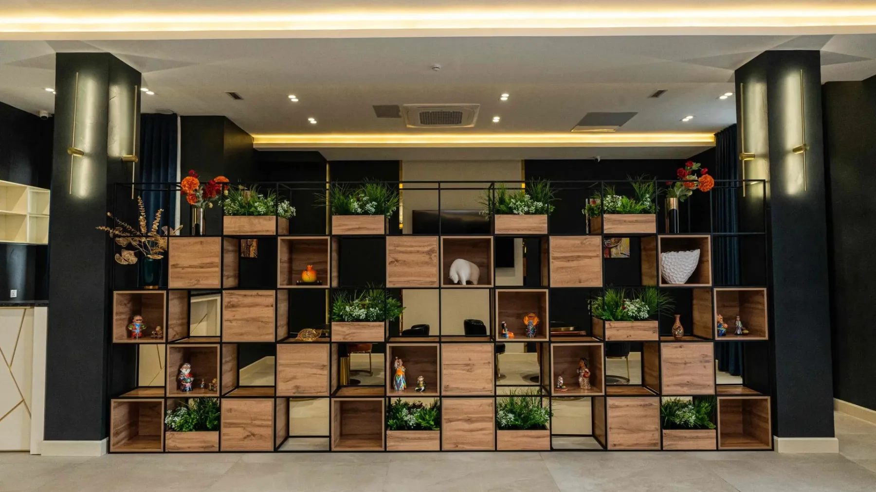 Garnet Mir Hotel