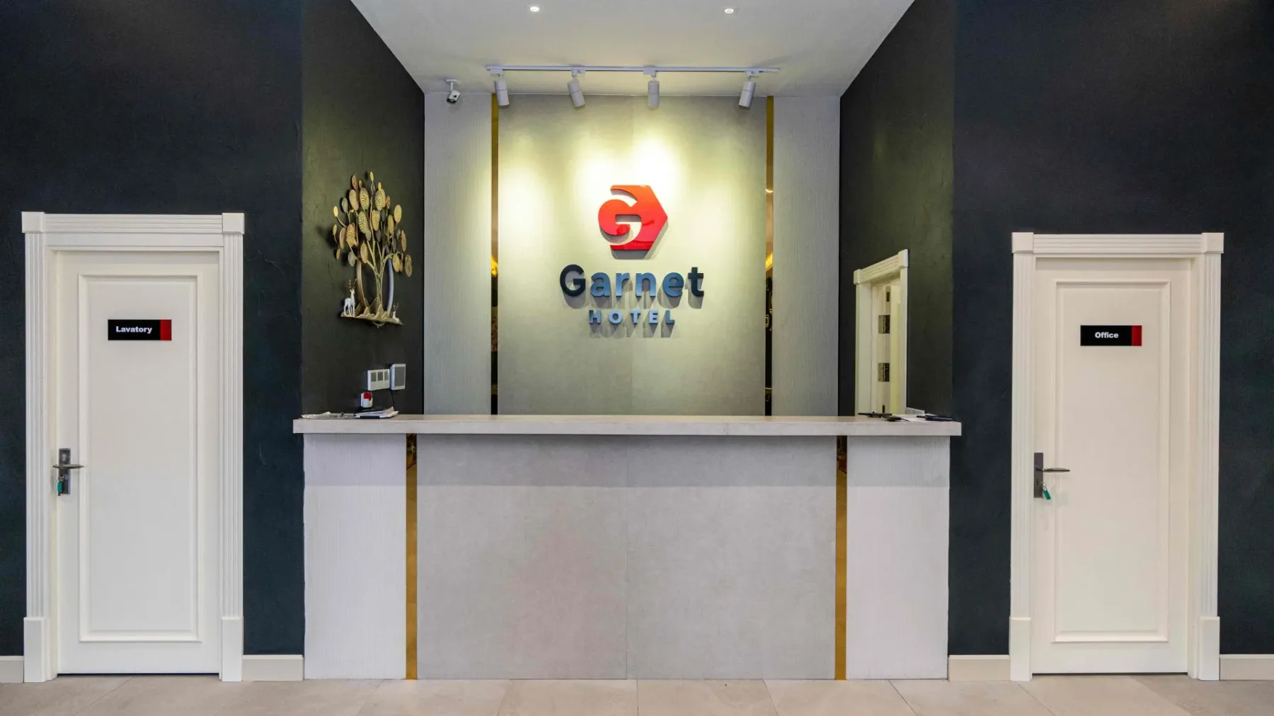 Garnet Mir Hotel