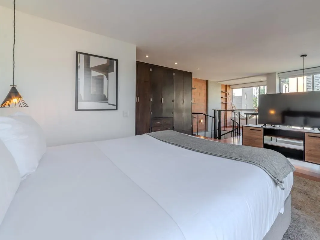 Classy 1BR Duplex in El Poblado w/ Balcony