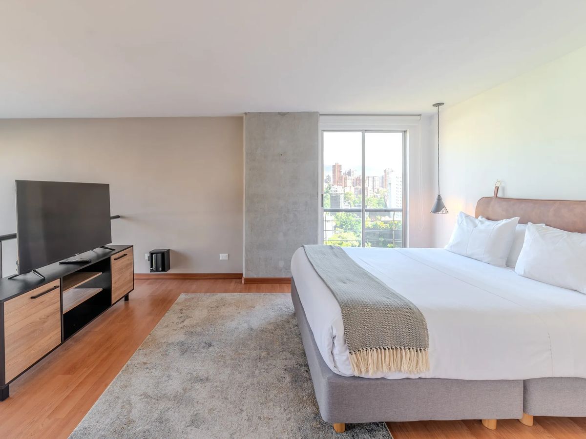 Classy 1BR Duplex in El Poblado w/ Balcony
