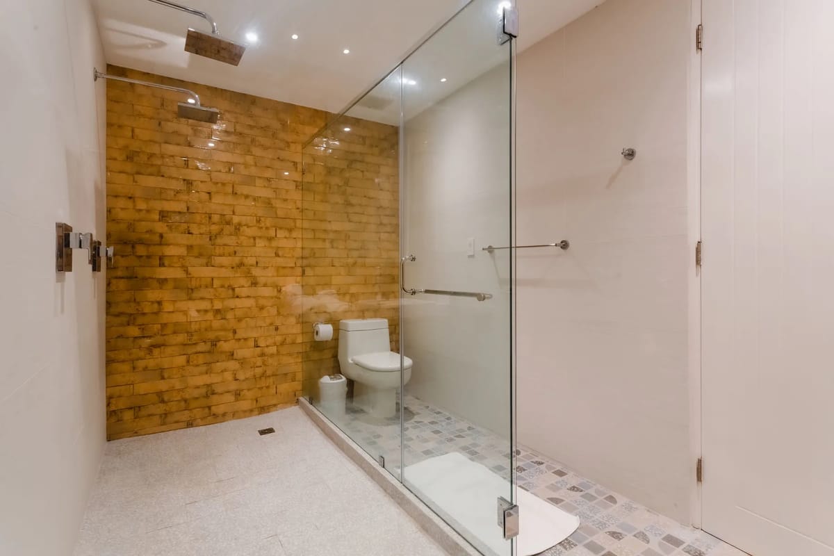 High-end 1BR in Casco Antiguo