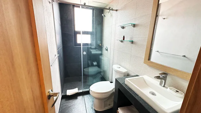 Deluxe room with king bed and city view