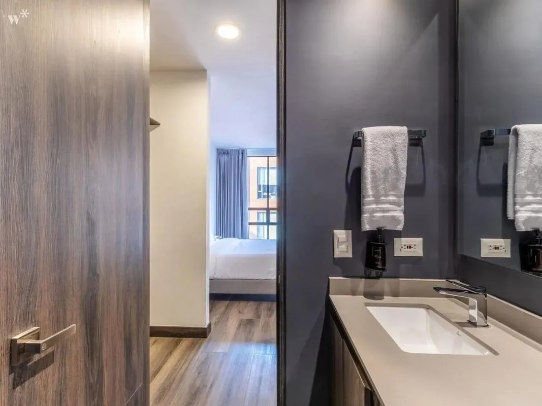 Modern 1BR in Luxury Building with Terrace in Chico