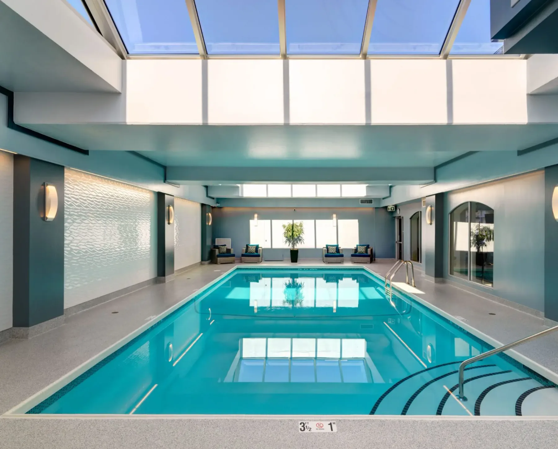 Chateau Victoria Hotel & Suites